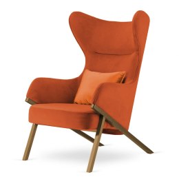 Luksusowy fotel uszak Classy do salonu glamour, pomarańczowy velvet SWAN-05, poducha 5051-20, mosiężna podstawa