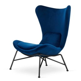 Nowoczesny fotel Varde granatowy velvet, czarna metalowa podstawa, stylowy uszak do salonu