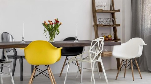 Krzesło P018W PP beige, drewniane nogi