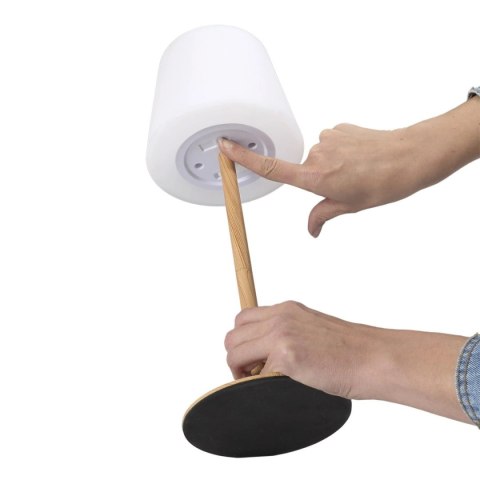 Lampa stołowa ładowana z efektem drewna
